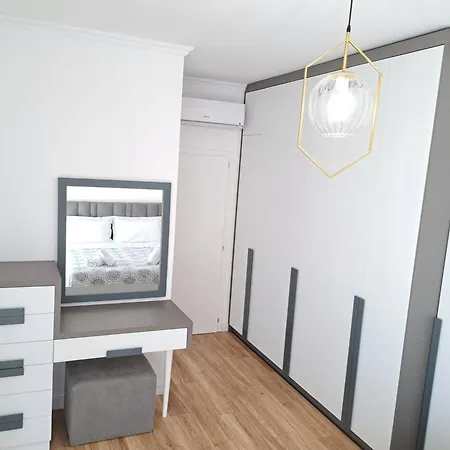 Pazari Luxury Central Apartment Tirana Exterior foto