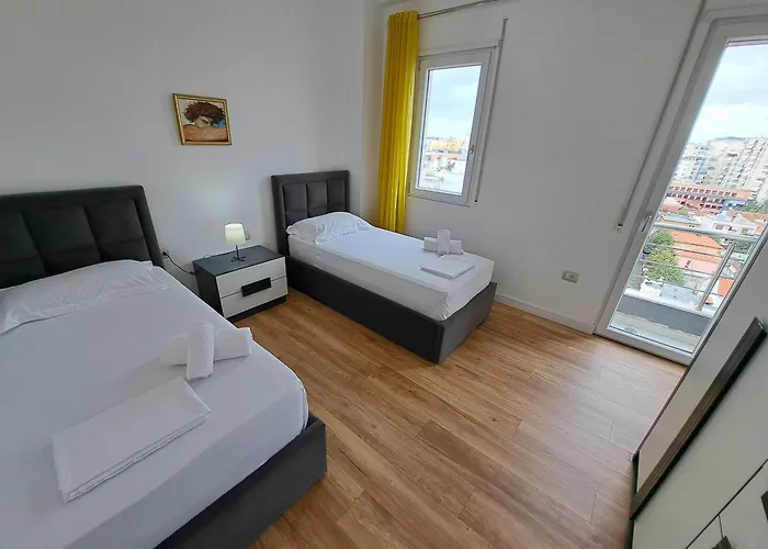 Pazari Luxury Central Apartment