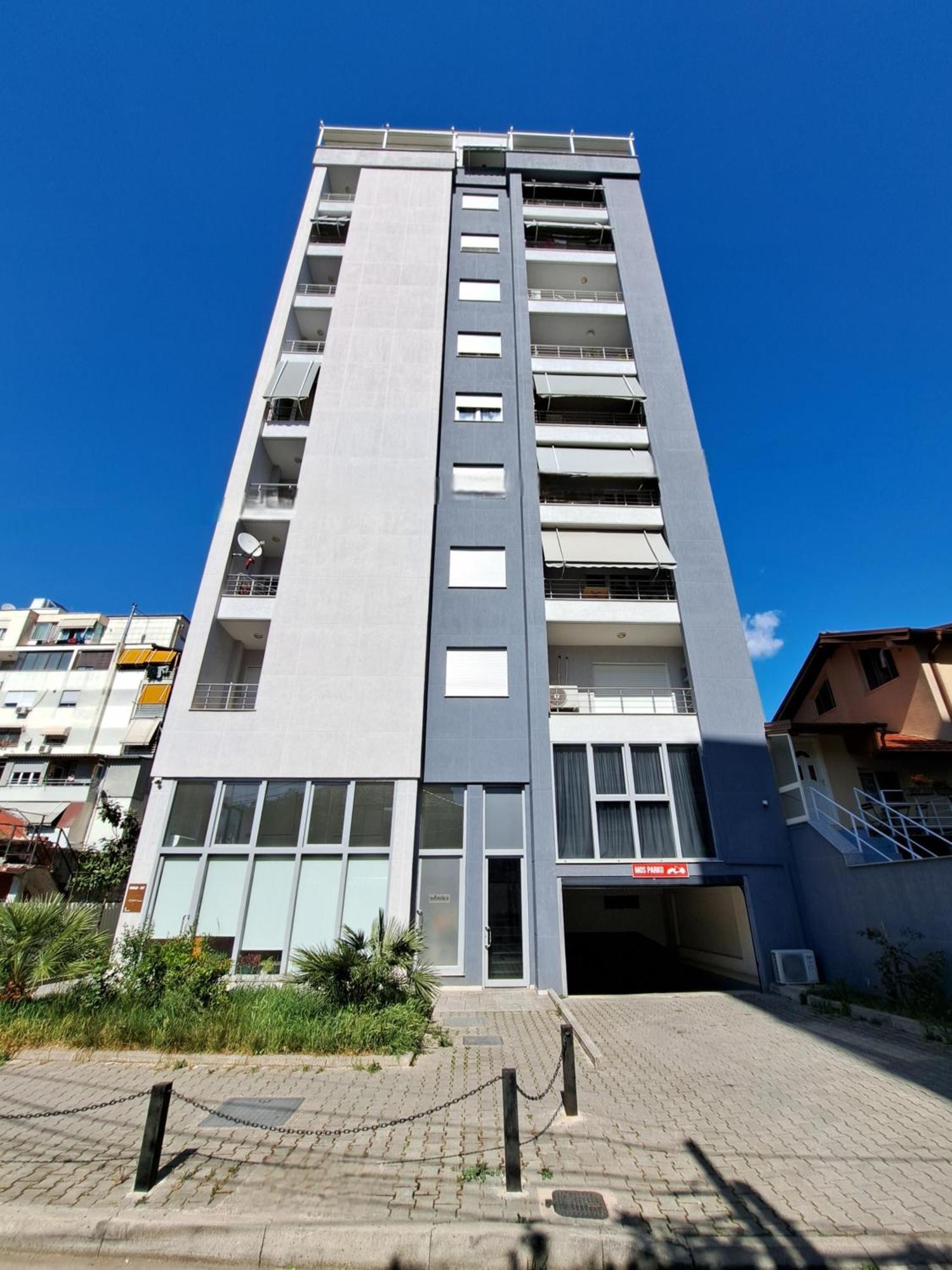 Pazari Luxury Tirana